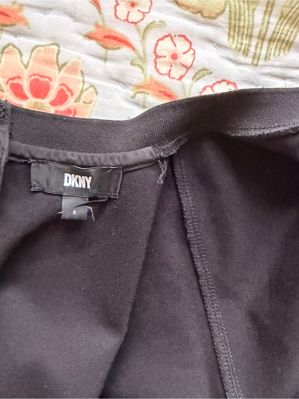 Dkny Black Top with Vibrant Pink-Red Printed Midi Skirt - Picture 4 of 4